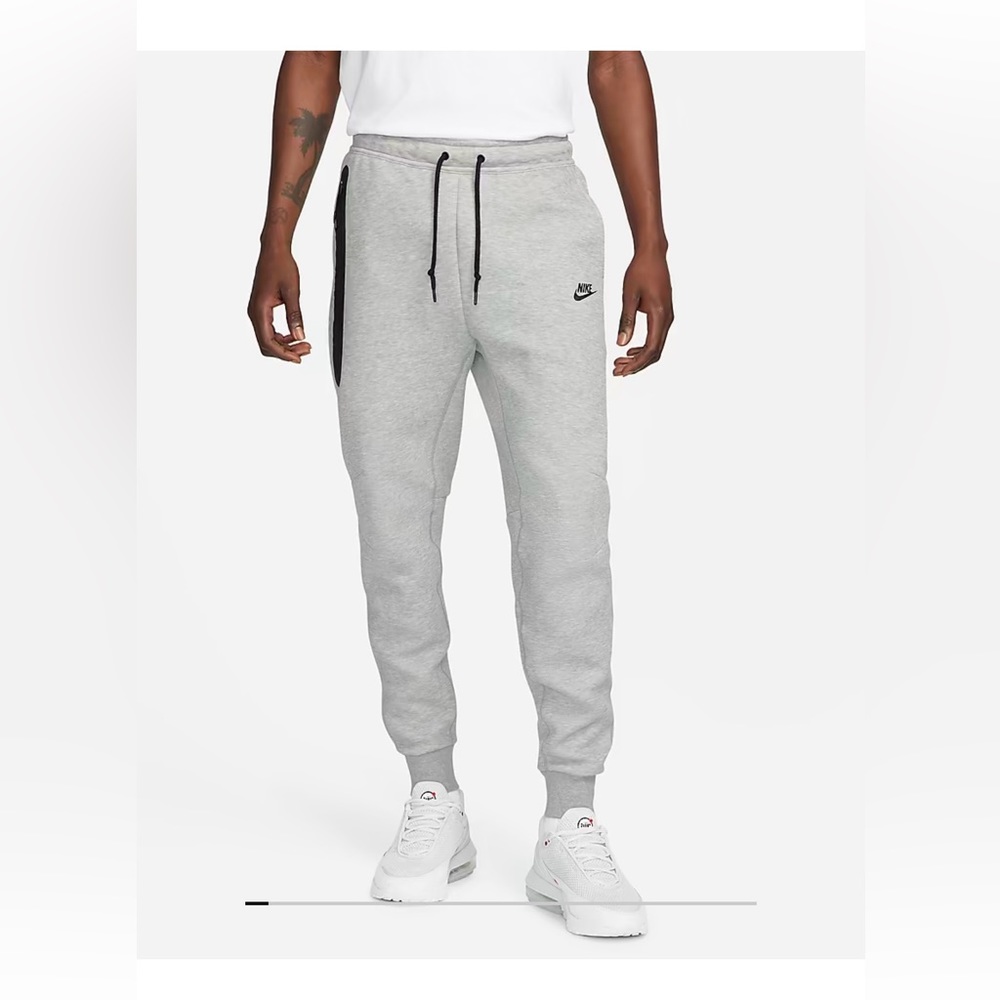 NEW Nike Tech Joggers